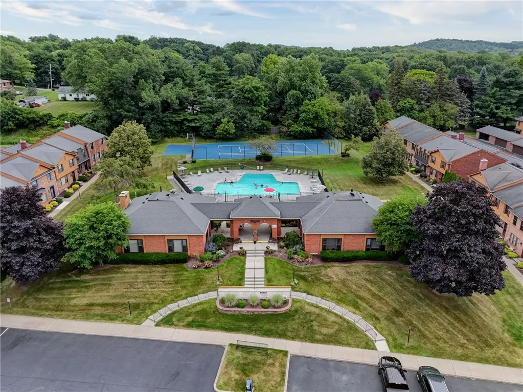 9 Dunbridge Heights, Perinton, New York 14450, Perinton, New York 14450, 3 Bedrooms Bedrooms, 7 Rooms Rooms,2 BathroomsBathrooms,Residential,For Sale,9 Dunbridge Heights, Perinton, New York 14450,R1620182