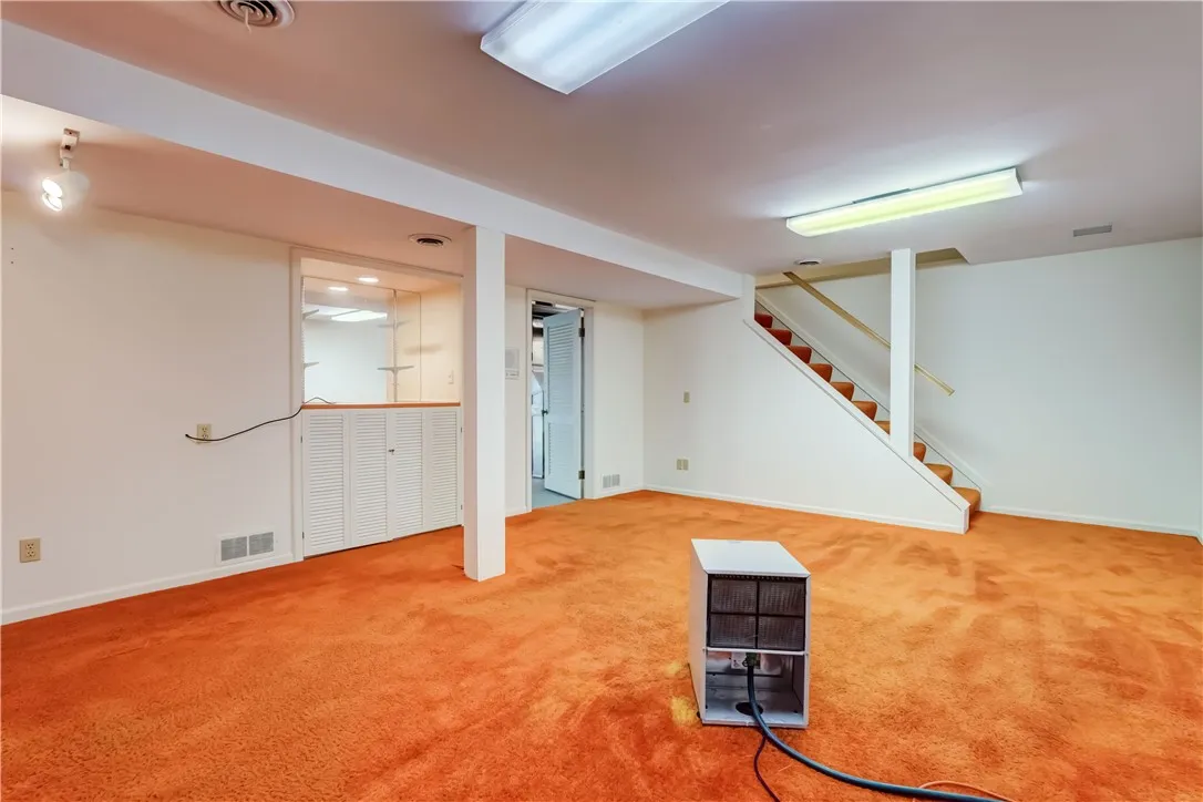 9 Dunbridge Heights, Perinton, New York 14450, Perinton, New York 14450, 3 Bedrooms Bedrooms, 7 Rooms Rooms,2 BathroomsBathrooms,Residential,For Sale,9 Dunbridge Heights, Perinton, New York 14450,R1620182