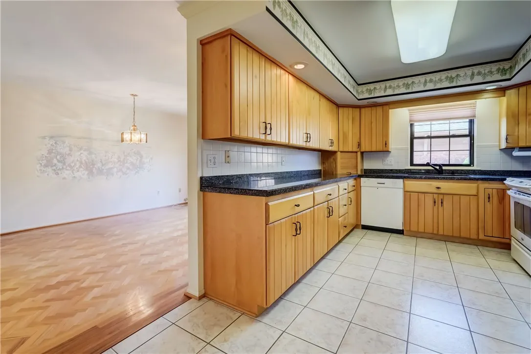 9 Dunbridge Heights, Perinton, New York 14450, Perinton, New York 14450, 3 Bedrooms Bedrooms, 7 Rooms Rooms,2 BathroomsBathrooms,Residential,For Sale,9 Dunbridge Heights, Perinton, New York 14450,R1620182