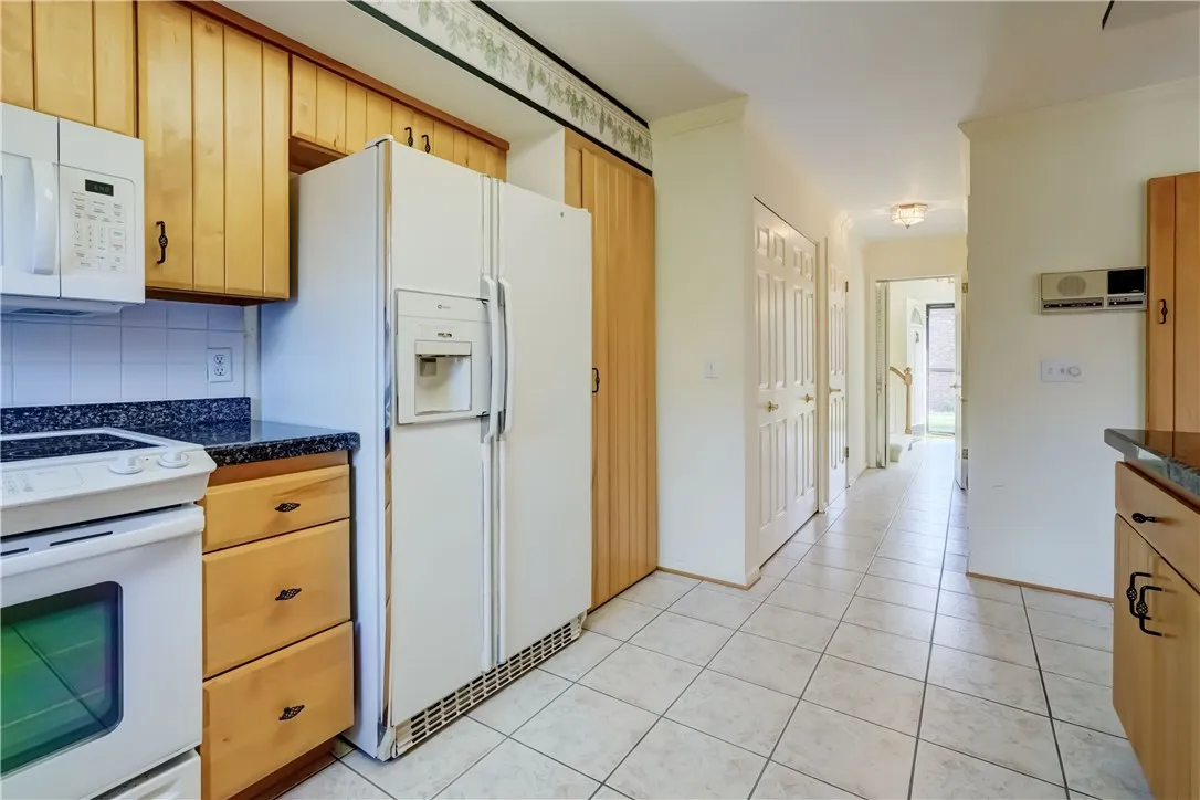 9 Dunbridge Heights, Perinton, New York 14450, Perinton, New York 14450, 3 Bedrooms Bedrooms, 7 Rooms Rooms,2 BathroomsBathrooms,Residential,For Sale,9 Dunbridge Heights, Perinton, New York 14450,R1620182