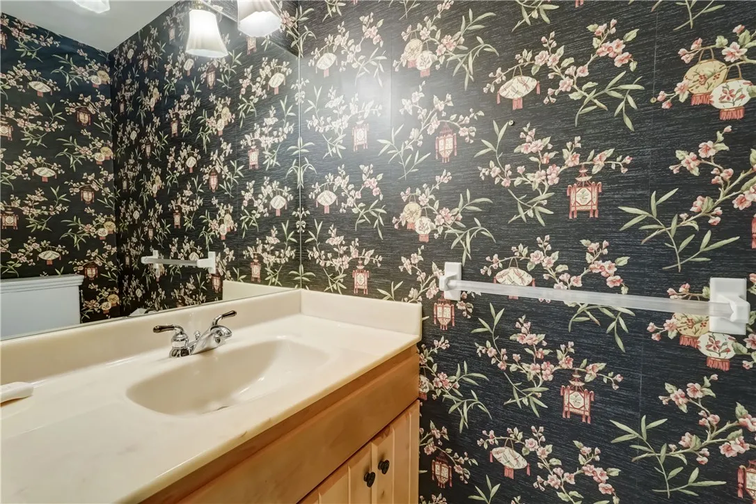 9 Dunbridge Heights, Perinton, New York 14450, Perinton, New York 14450, 3 Bedrooms Bedrooms, 7 Rooms Rooms,2 BathroomsBathrooms,Residential,For Sale,9 Dunbridge Heights, Perinton, New York 14450,R1620182