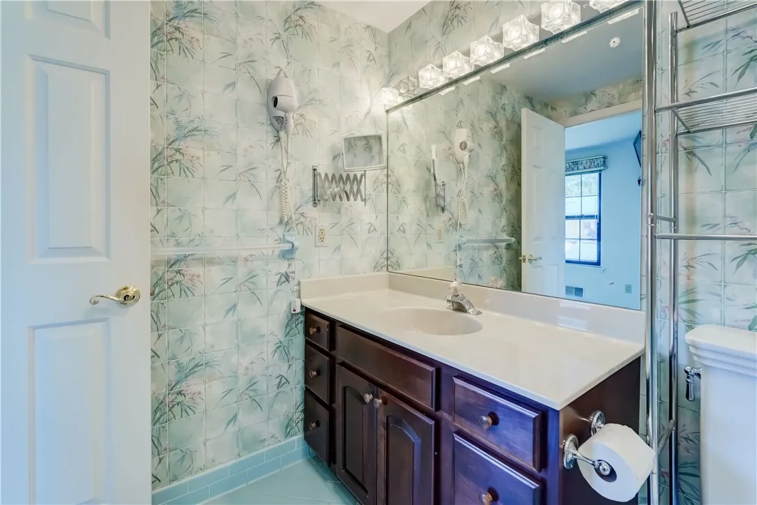 9 Dunbridge Heights, Perinton, New York 14450, Perinton, New York 14450, 3 Bedrooms Bedrooms, 7 Rooms Rooms,2 BathroomsBathrooms,Residential,For Sale,9 Dunbridge Heights, Perinton, New York 14450,R1620182
