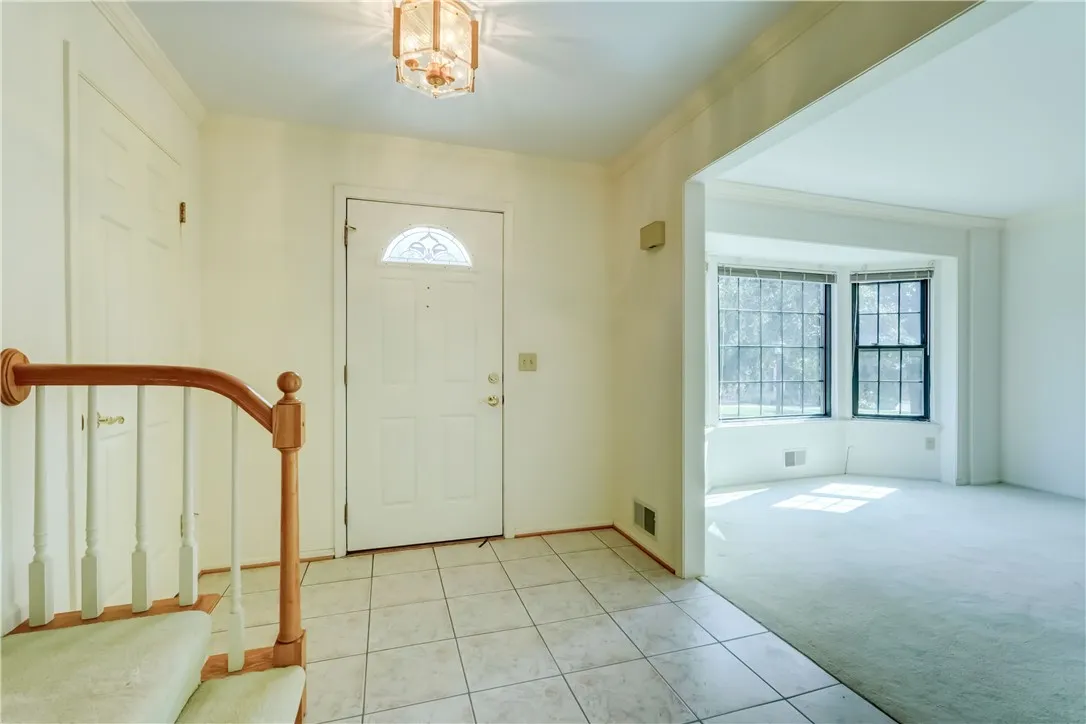 9 Dunbridge Heights, Perinton, New York 14450, Perinton, New York 14450, 3 Bedrooms Bedrooms, 7 Rooms Rooms,2 BathroomsBathrooms,Residential,For Sale,9 Dunbridge Heights, Perinton, New York 14450,R1620182