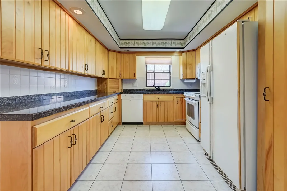 9 Dunbridge Heights, Perinton, New York 14450, Perinton, New York 14450, 3 Bedrooms Bedrooms, 7 Rooms Rooms,2 BathroomsBathrooms,Residential,For Sale,9 Dunbridge Heights, Perinton, New York 14450,R1620182