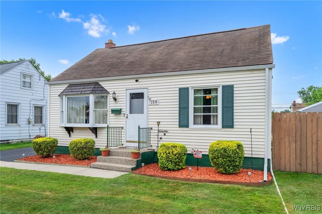 159 Beale Avenue, Cheektowaga, New York 14225, Cheektowaga, New York 14225, 3 Bedrooms Bedrooms, 6 Rooms Rooms,2 BathroomsBathrooms,Residential,For Sale,159 Beale Avenue, Cheektowaga, New York 14225,B1622179