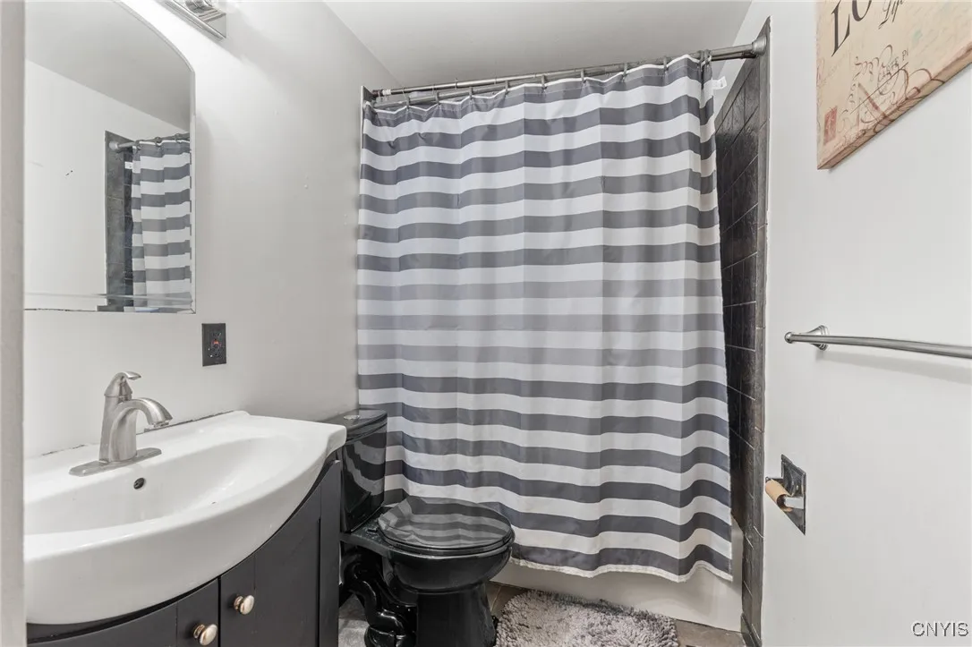4242 Hunting Creek Drive, Clay, New York 13041, Clay, New York 13041, 3 Bedrooms Bedrooms, 9 Rooms Rooms,1 BathroomBathrooms,Residential,For Sale,4242 Hunting Creek Drive, Clay, New York 13041,S1621183