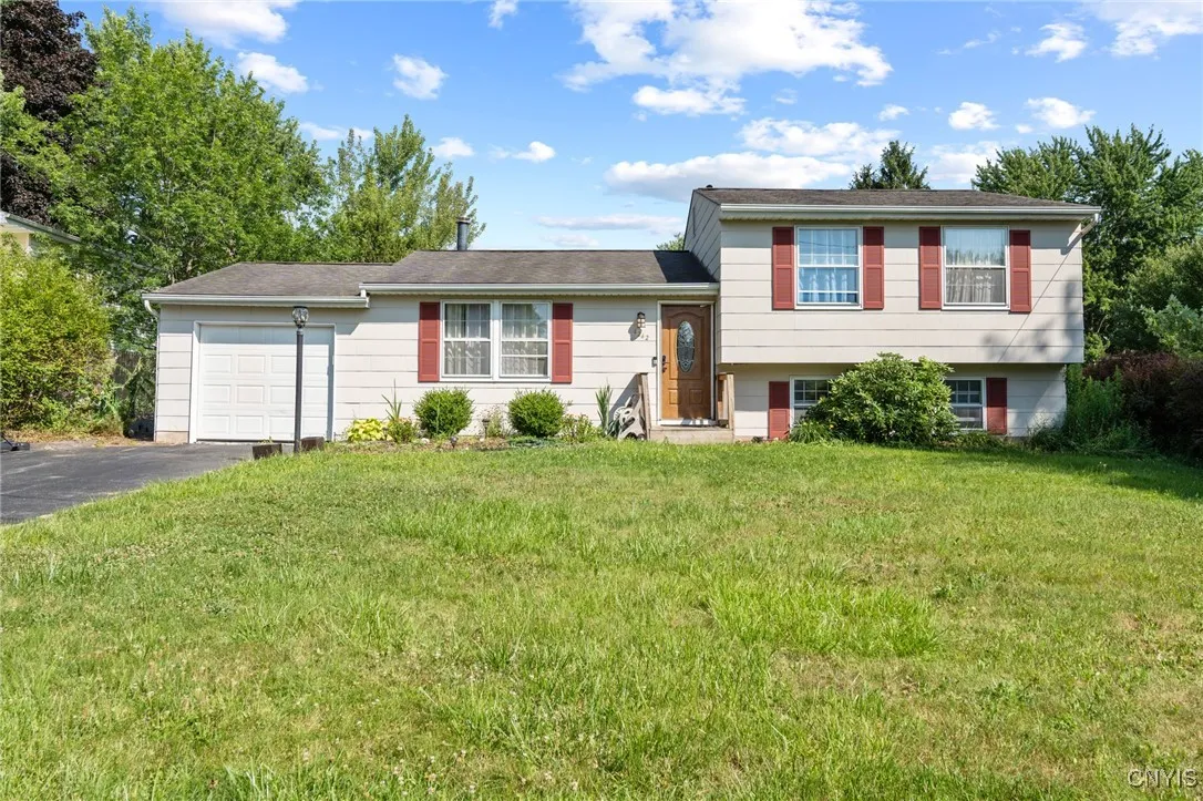 4242 Hunting Creek Drive, Clay, New York 13041, Clay, New York 13041, 3 Bedrooms Bedrooms, 9 Rooms Rooms,1 BathroomBathrooms,Residential,For Sale,4242 Hunting Creek Drive, Clay, New York 13041,S1621183