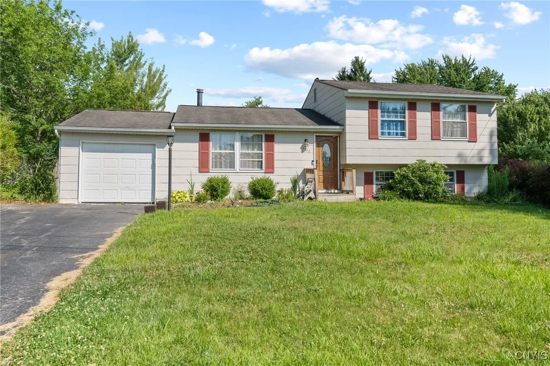 4242 Hunting Creek Drive, Clay, New York 13041, Clay, New York 13041, 3 Bedrooms Bedrooms, 9 Rooms Rooms,1 BathroomBathrooms,Residential,For Sale,4242 Hunting Creek Drive, Clay, New York 13041,S1621183