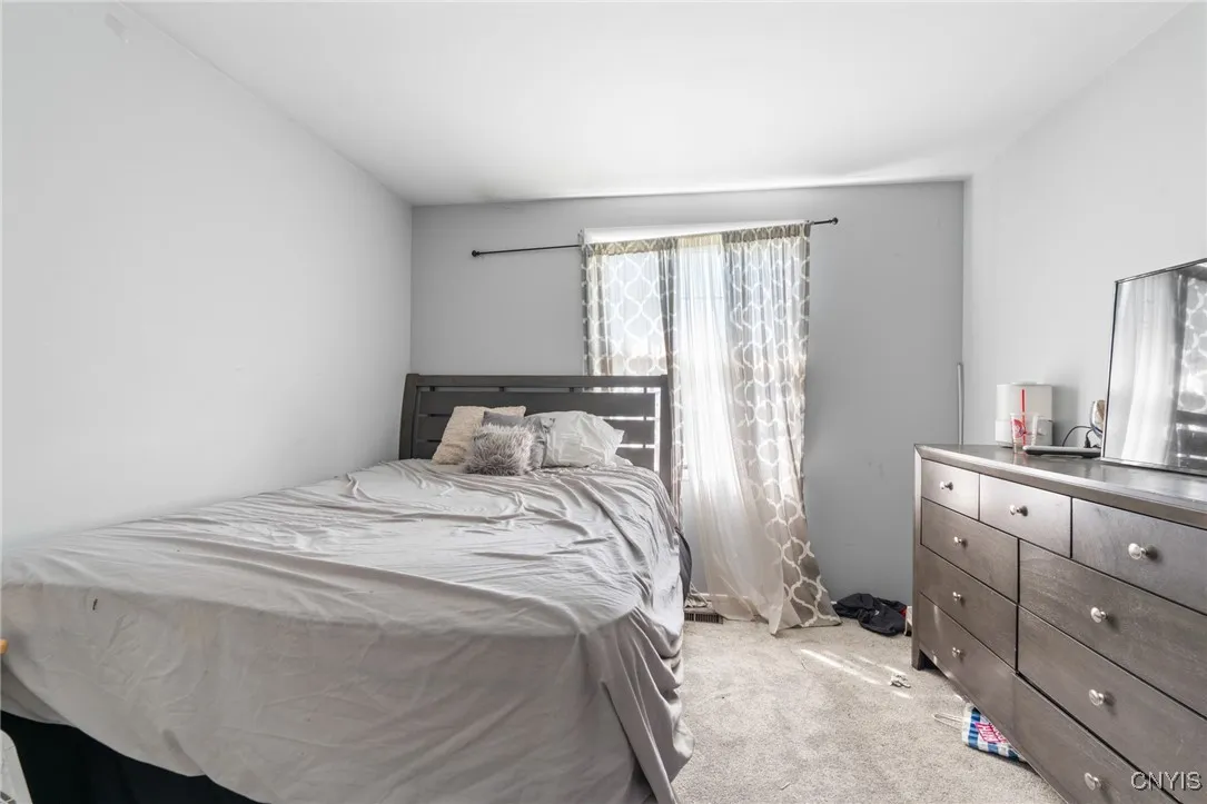 4242 Hunting Creek Drive, Clay, New York 13041, Clay, New York 13041, 3 Bedrooms Bedrooms, 9 Rooms Rooms,1 BathroomBathrooms,Residential,For Sale,4242 Hunting Creek Drive, Clay, New York 13041,S1621183