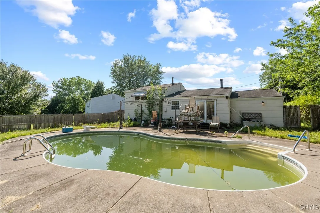 4242 Hunting Creek Drive, Clay, New York 13041, Clay, New York 13041, 3 Bedrooms Bedrooms, 9 Rooms Rooms,1 BathroomBathrooms,Residential,For Sale,4242 Hunting Creek Drive, Clay, New York 13041,S1621183
