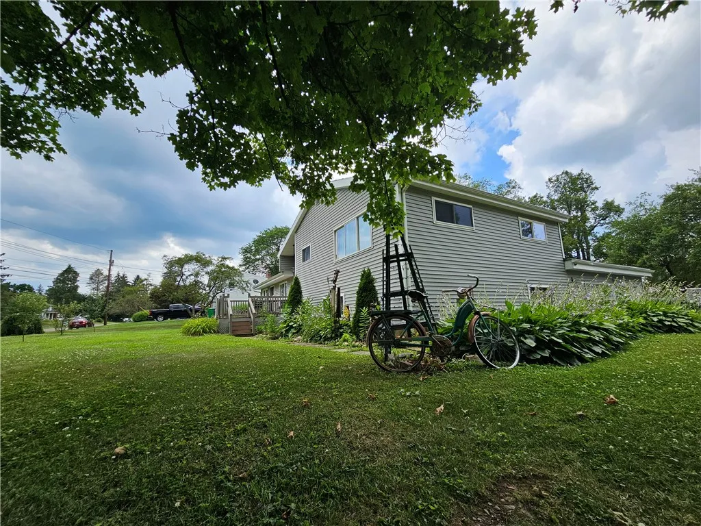42 Pine Circle, Big Flats, New York 14845, Big Flats, New York 14845, 3 Bedrooms Bedrooms, 8 Rooms Rooms,1 BathroomBathrooms,Residential,For Sale,42 Pine Circle, Big Flats, New York 14845,R1622240