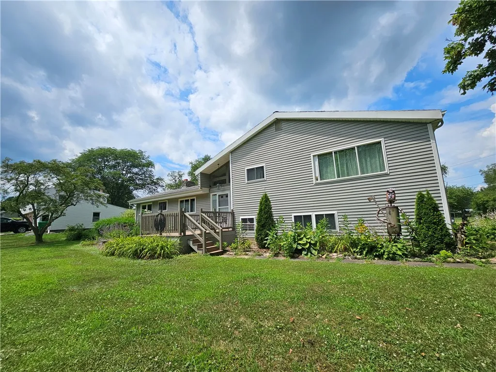 42 Pine Circle, Big Flats, New York 14845, Big Flats, New York 14845, 3 Bedrooms Bedrooms, 8 Rooms Rooms,1 BathroomBathrooms,Residential,For Sale,42 Pine Circle, Big Flats, New York 14845,R1622240