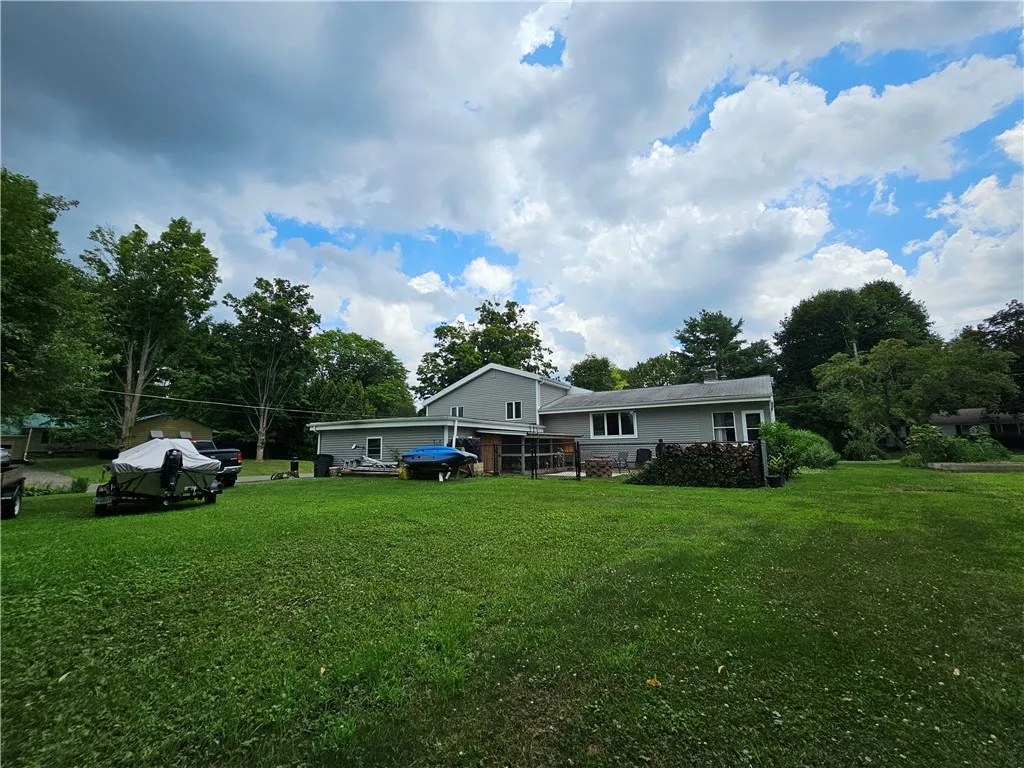 42 Pine Circle, Big Flats, New York 14845, Big Flats, New York 14845, 3 Bedrooms Bedrooms, 8 Rooms Rooms,1 BathroomBathrooms,Residential,For Sale,42 Pine Circle, Big Flats, New York 14845,R1622240