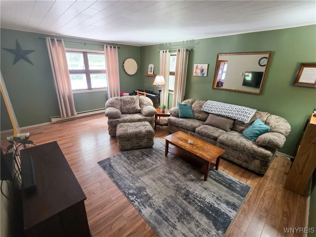 LIVING RM