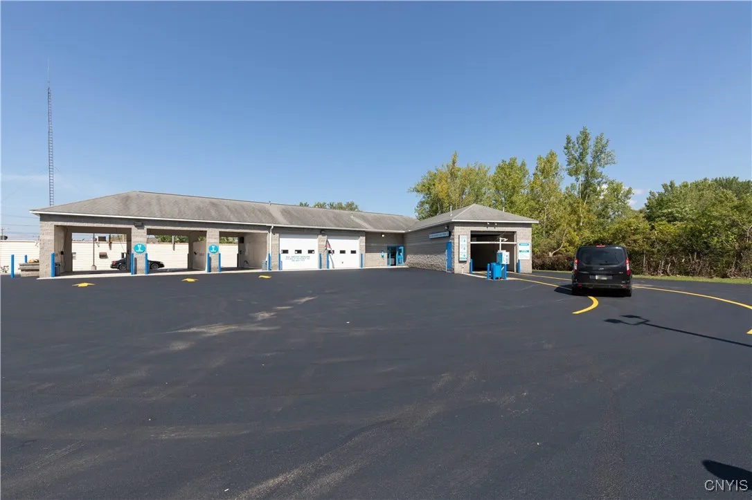 912 Old Liverpool Road, Salina, New York 13088, Salina, New York 13088, ,Commercial Sale,For Sale,912 Old Liverpool Road, Salina, New York 13088,S1620806