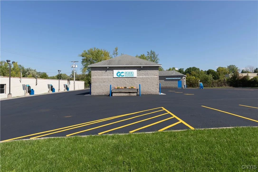 912 Old Liverpool Road, Salina, New York 13088, Salina, New York 13088, ,Commercial Sale,For Sale,912 Old Liverpool Road, Salina, New York 13088,S1620806