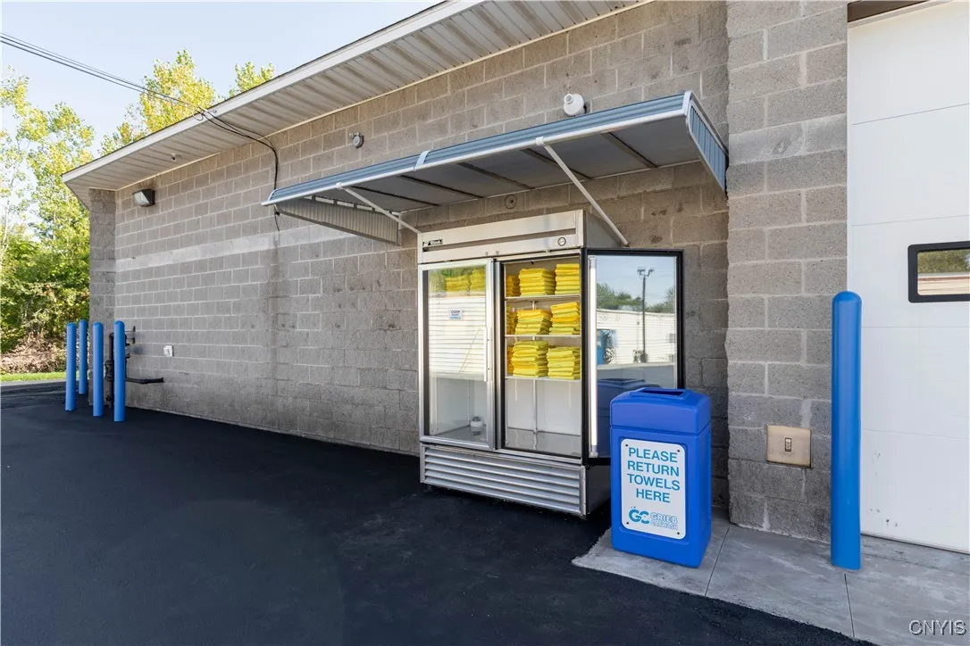 912 Old Liverpool Road, Salina, New York 13088, Salina, New York 13088, ,Commercial Sale,For Sale,912 Old Liverpool Road, Salina, New York 13088,S1620806