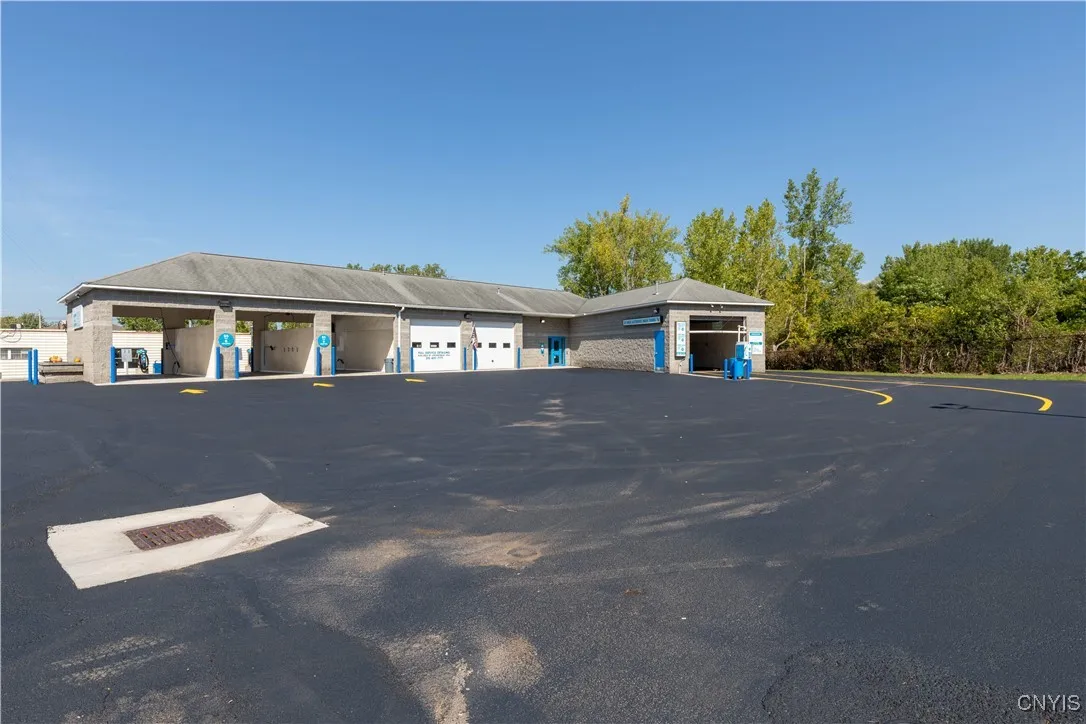 912 Old Liverpool Road, Salina, New York 13088, Salina, New York 13088, ,Commercial Sale,For Sale,912 Old Liverpool Road, Salina, New York 13088,S1620806