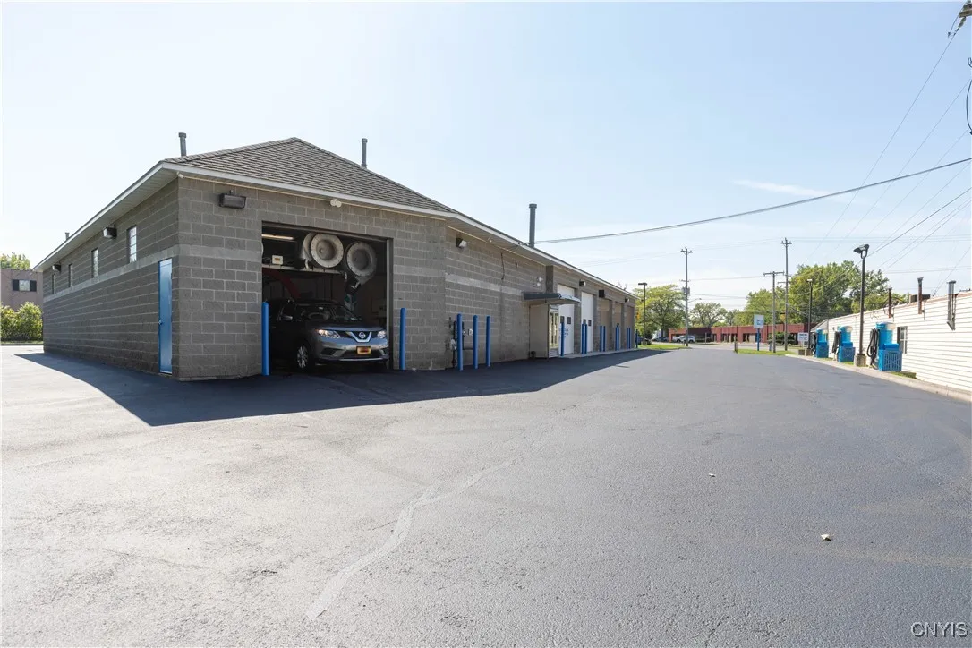 912 Old Liverpool Road, Salina, New York 13088, Salina, New York 13088, ,Commercial Sale,For Sale,912 Old Liverpool Road, Salina, New York 13088,S1620806