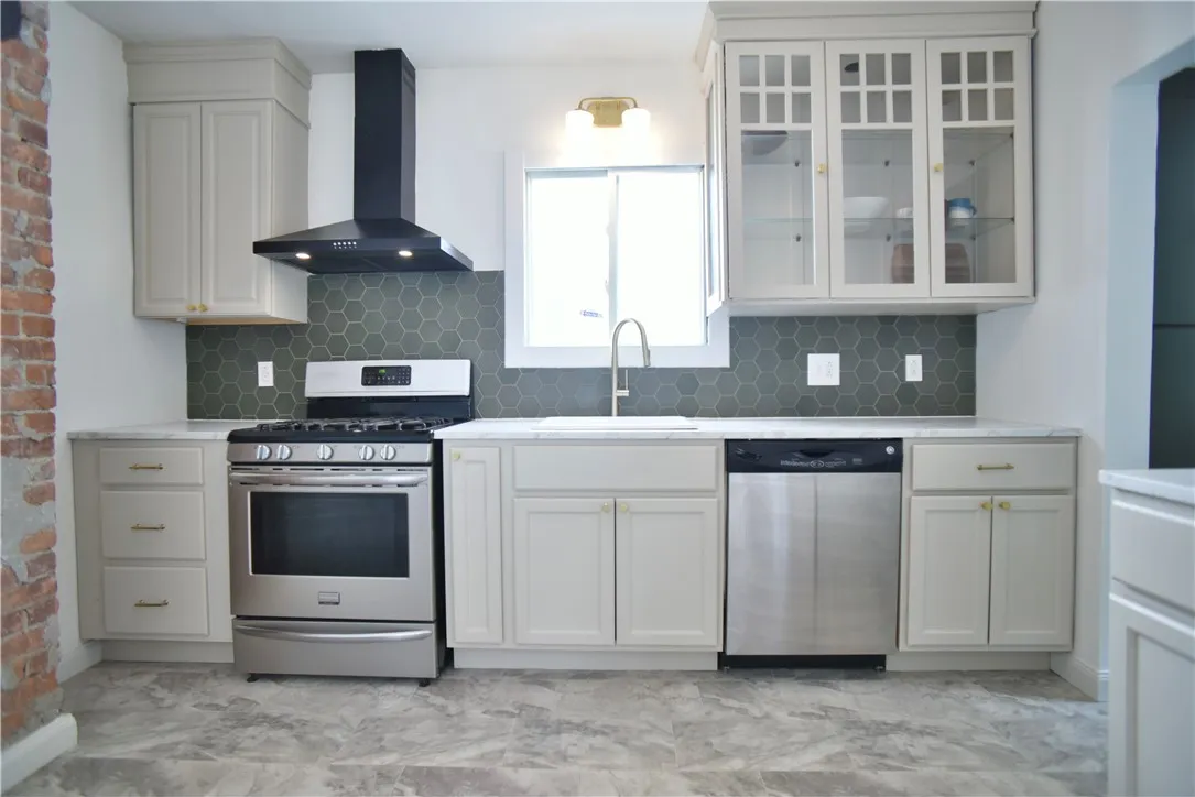 360 Ellison Street, Rochester, New York 14609, Rochester, New York 14609, 3 Bedrooms Bedrooms, 9 Rooms Rooms,2 BathroomsBathrooms,Residential,For Sale,360 Ellison Street, Rochester, New York 14609,R1621966