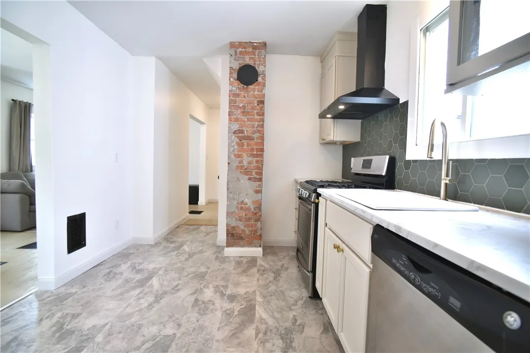 360 Ellison Street, Rochester, New York 14609, Rochester, New York 14609, 3 Bedrooms Bedrooms, 9 Rooms Rooms,2 BathroomsBathrooms,Residential,For Sale,360 Ellison Street, Rochester, New York 14609,R1621966