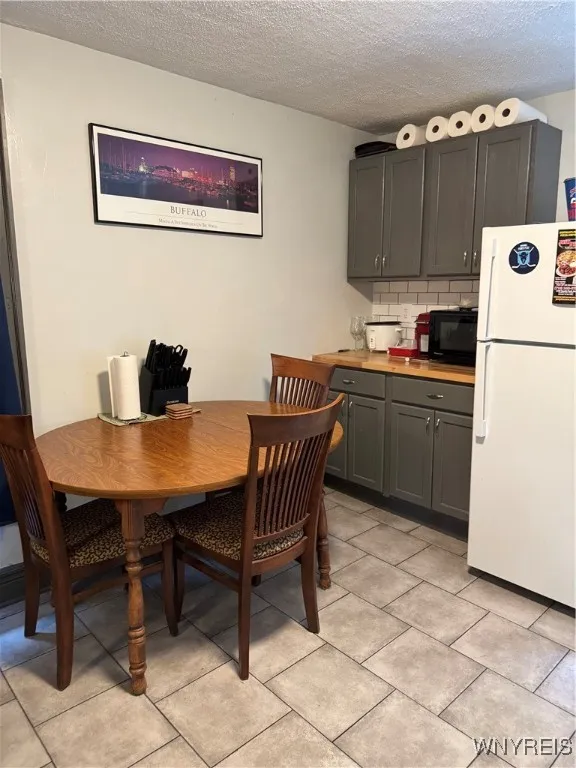 51 Ashton Place, Buffalo, New York 14220, Buffalo, New York 14220, 3 Bedrooms Bedrooms, ,2 BathroomsBathrooms,Residential,For Sale,51 Ashton Place, Buffalo, New York 14220,B1621668