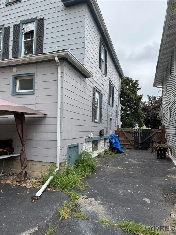 51 Ashton Place, Buffalo, New York 14220, Buffalo, New York 14220, 3 Bedrooms Bedrooms, ,2 BathroomsBathrooms,Residential,For Sale,51 Ashton Place, Buffalo, New York 14220,B1621668