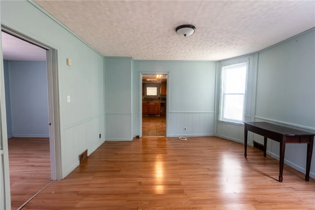 85 Brayton Street, Buffalo, New York 14213, Buffalo, New York 14213, 5 Bedrooms Bedrooms, ,2 BathroomsBathrooms,Residential,For Sale,85 Brayton Street, Buffalo, New York 14213,R1621122