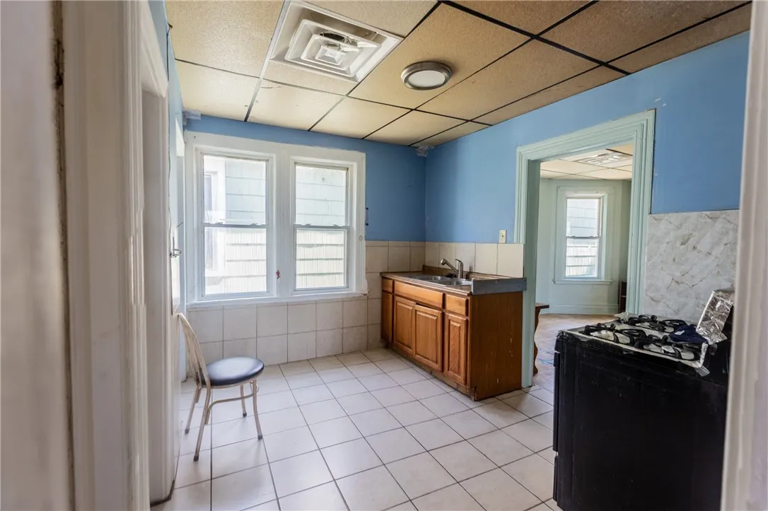 85 Brayton Street, Buffalo, New York 14213, Buffalo, New York 14213, 5 Bedrooms Bedrooms, ,2 BathroomsBathrooms,Residential,For Sale,85 Brayton Street, Buffalo, New York 14213,R1621122
