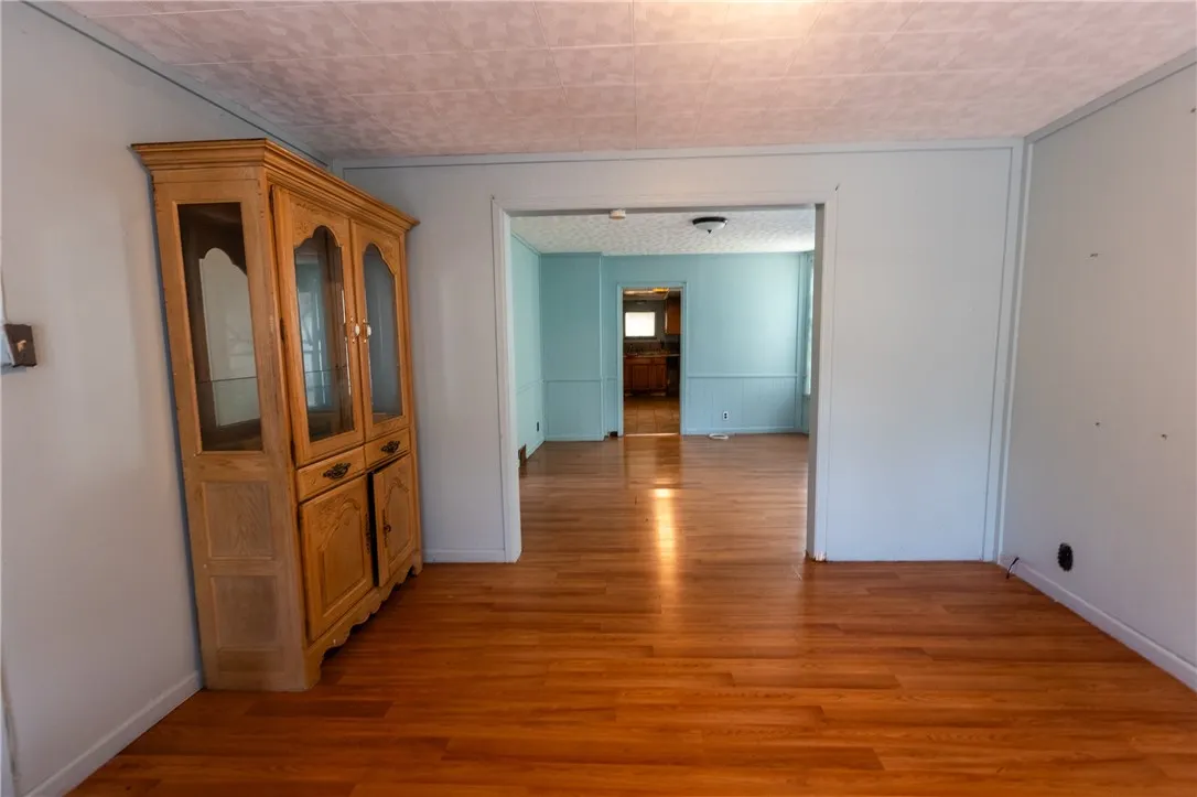 85 Brayton Street, Buffalo, New York 14213, Buffalo, New York 14213, 5 Bedrooms Bedrooms, ,2 BathroomsBathrooms,Residential,For Sale,85 Brayton Street, Buffalo, New York 14213,R1621122