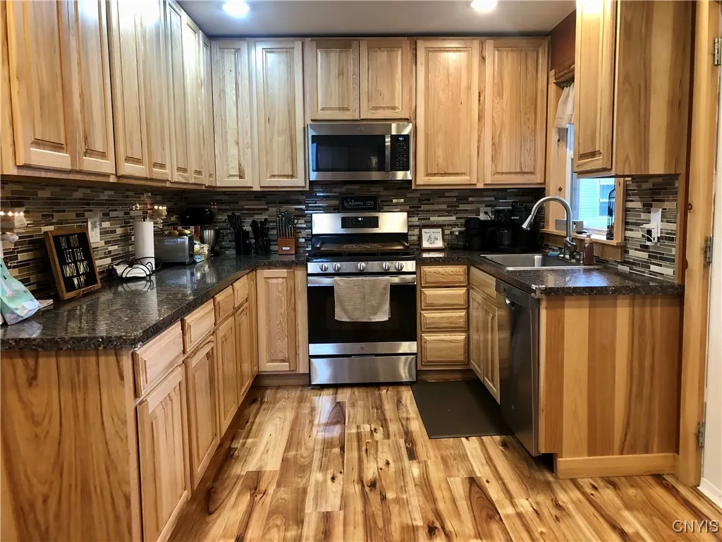 9086 Main Street Ss, Marcy, New York 13403, Marcy, New York 13403, 4 Bedrooms Bedrooms, 8 Rooms Rooms,2 BathroomsBathrooms,Residential,For Sale,9086 Main Street Ss, Marcy, New York 13403,S1622267