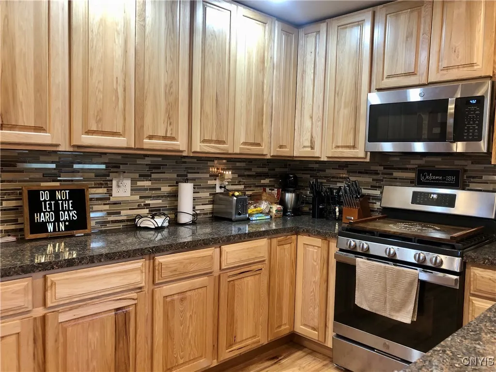 9086 Main Street Ss, Marcy, New York 13403, Marcy, New York 13403, 4 Bedrooms Bedrooms, 8 Rooms Rooms,2 BathroomsBathrooms,Residential,For Sale,9086 Main Street Ss, Marcy, New York 13403,S1622267