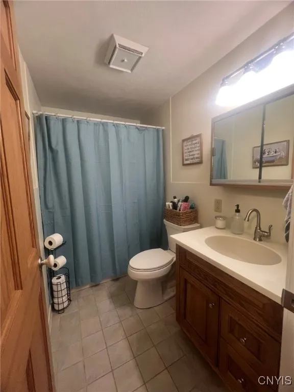 Main Full Bathroom