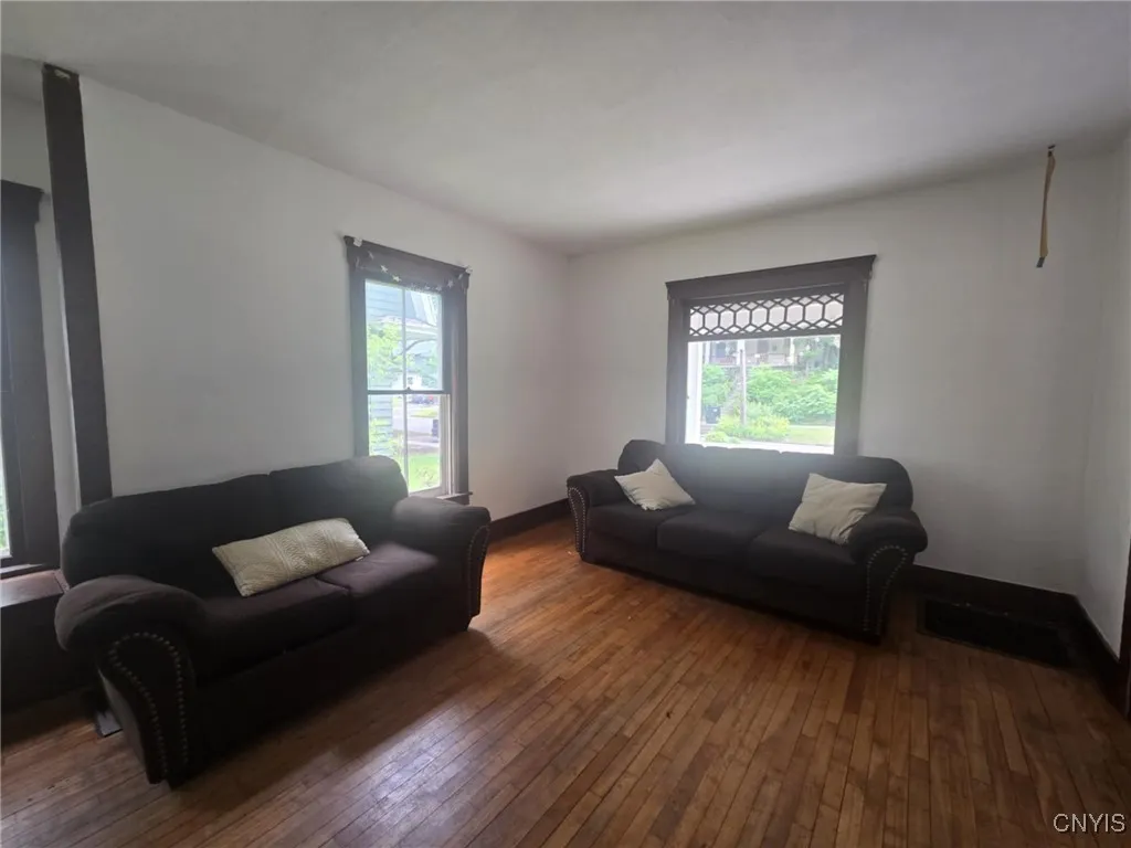 826 Lancaster Avenue, Syracuse, New York 13210, Syracuse, New York 13210, 4 Bedrooms Bedrooms, 8 Rooms Rooms,1 BathroomBathrooms,Residential,For Sale,826 Lancaster Avenue, Syracuse, New York 13210,S1622113