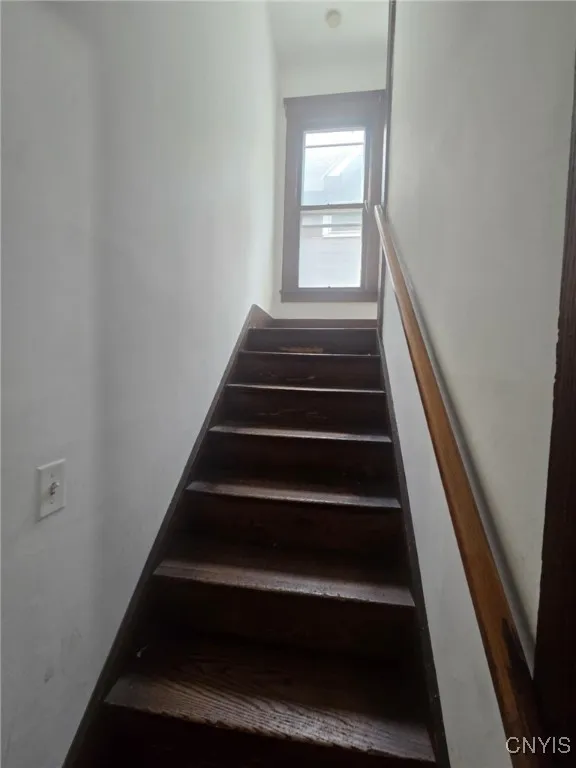 826 Lancaster Avenue, Syracuse, New York 13210, Syracuse, New York 13210, 4 Bedrooms Bedrooms, 8 Rooms Rooms,1 BathroomBathrooms,Residential,For Sale,826 Lancaster Avenue, Syracuse, New York 13210,S1622113