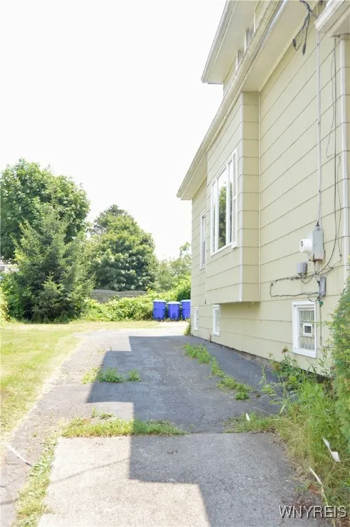 Long driveway with off street parking