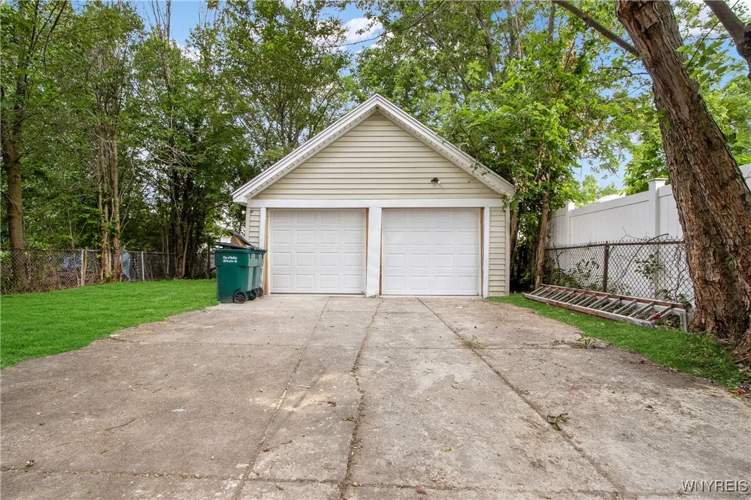 153 Hinman Avenue, Buffalo, New York 14216, Buffalo, New York 14216, 5 Bedrooms Bedrooms, ,2 BathroomsBathrooms,Residential,For Sale,153 Hinman Avenue, Buffalo, New York 14216,B1620308