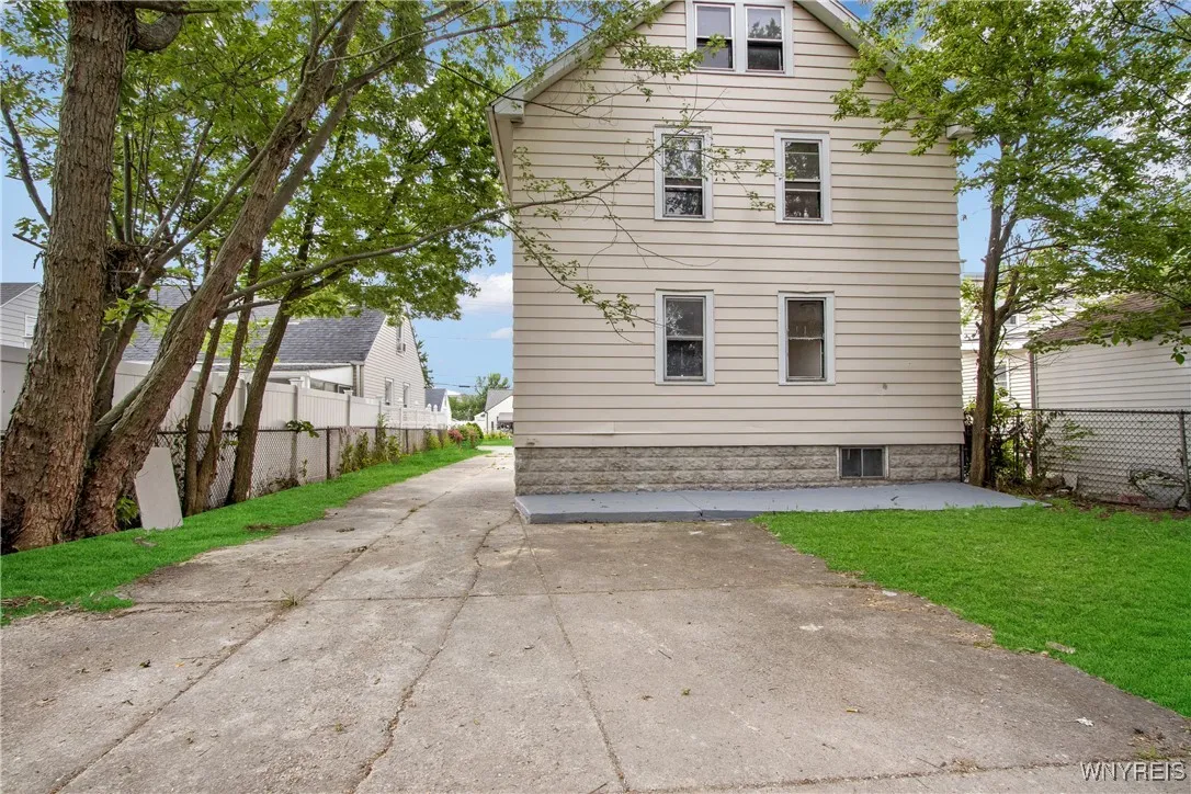 153 Hinman Avenue, Buffalo, New York 14216, Buffalo, New York 14216, 5 Bedrooms Bedrooms, ,2 BathroomsBathrooms,Residential,For Sale,153 Hinman Avenue, Buffalo, New York 14216,B1620308