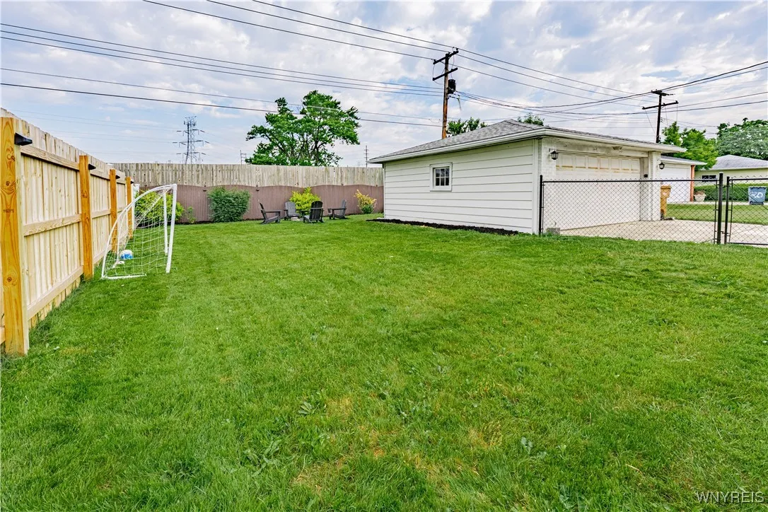 24 Ceil Drive, Cheektowaga, New York 14227, Cheektowaga, New York 14227, 3 Bedrooms Bedrooms, 5 Rooms Rooms,2 BathroomsBathrooms,Residential,Closed,24 Ceil Drive, Cheektowaga, New York 14227,0,B1621951