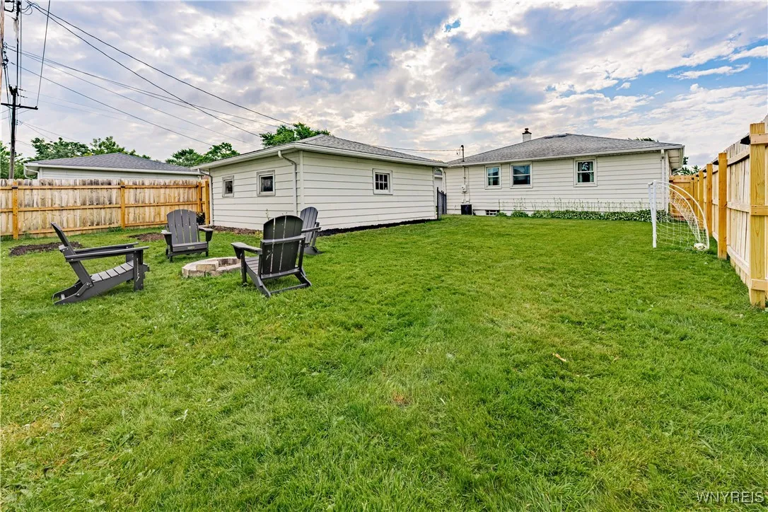 24 Ceil Drive, Cheektowaga, New York 14227, Cheektowaga, New York 14227, 3 Bedrooms Bedrooms, 5 Rooms Rooms,2 BathroomsBathrooms,Residential,Closed,24 Ceil Drive, Cheektowaga, New York 14227,0,B1621951