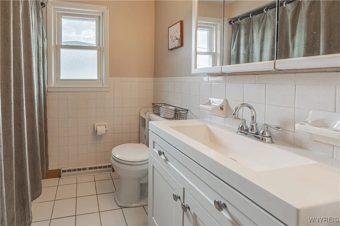 24 Ceil Drive, Cheektowaga, New York 14227, Cheektowaga, New York 14227, 3 Bedrooms Bedrooms, 5 Rooms Rooms,2 BathroomsBathrooms,Residential,Closed,24 Ceil Drive, Cheektowaga, New York 14227,0,B1621951