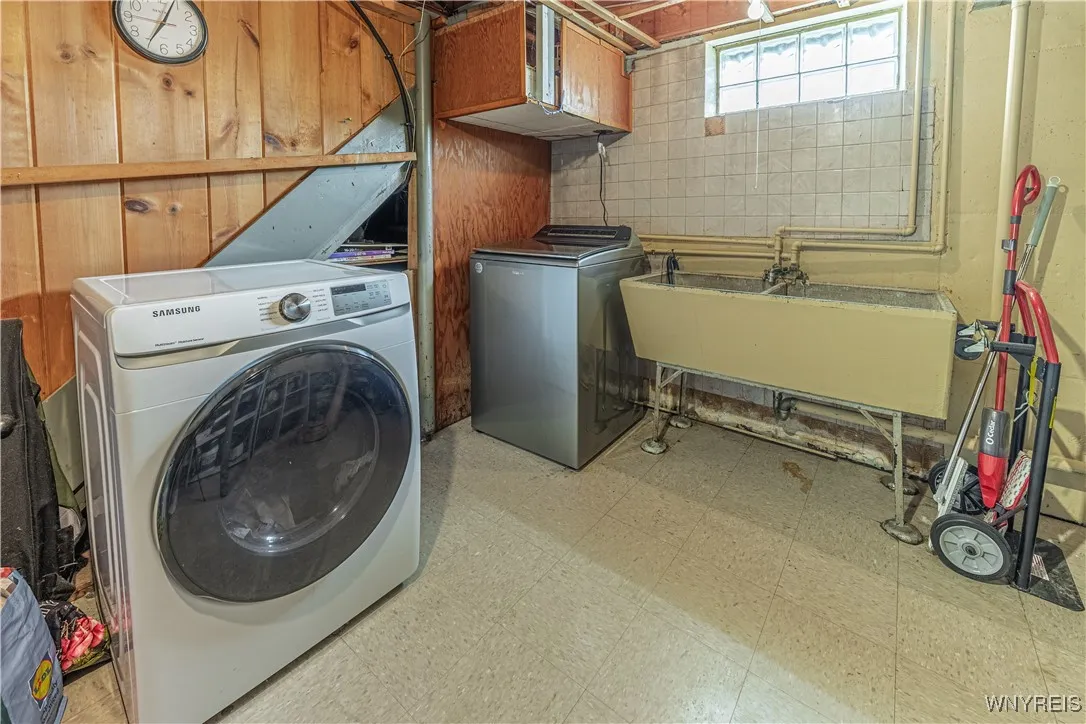 24 Ceil Drive, Cheektowaga, New York 14227, Cheektowaga, New York 14227, 3 Bedrooms Bedrooms, 5 Rooms Rooms,2 BathroomsBathrooms,Residential,Closed,24 Ceil Drive, Cheektowaga, New York 14227,0,B1621951