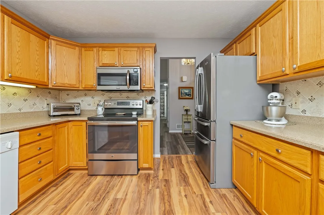 65 Sotheby Drive, Greece, New York 14626, Greece, New York 14626, 3 Bedrooms Bedrooms, 6 Rooms Rooms,2 BathroomsBathrooms,Residential,Closed,65 Sotheby Drive, Greece, New York 14626,0,R1621957