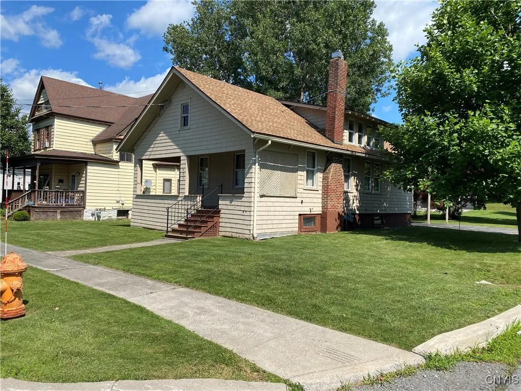 400 Pawling Street, Watertown City, New York 13601, Watertown City, New York 13601, 2 Bedrooms Bedrooms, 7 Rooms Rooms,1 BathroomBathrooms,Residential Lease,Closed,400 Pawling Street, Watertown City, New York 13601,0,S1622189