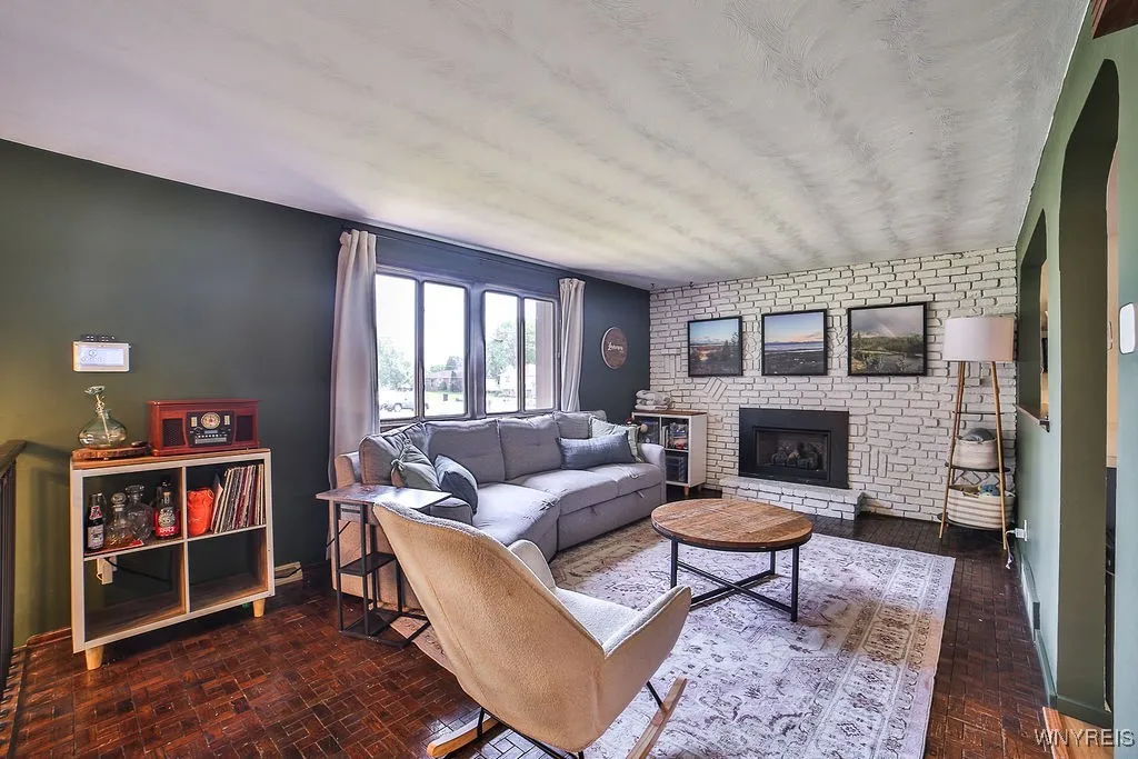 3300 Wildwood Drive, Niagara, New York 14304, Niagara, New York 14304, 3 Bedrooms Bedrooms, 8 Rooms Rooms,1 BathroomBathrooms,Residential,Closed,3300 Wildwood Drive, Niagara, New York 14304,0,B1622281