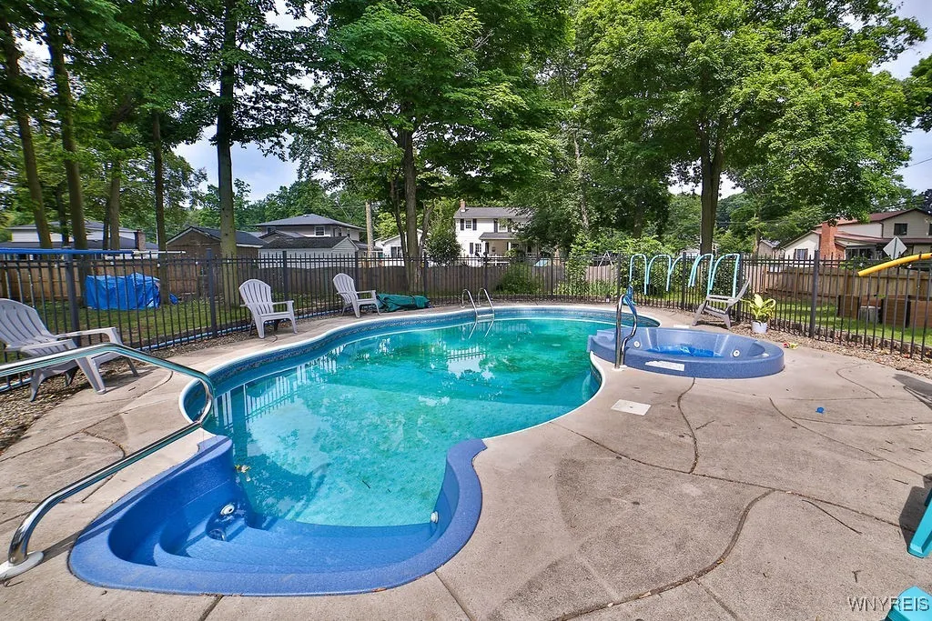 3300 Wildwood Drive, Niagara, New York 14304, Niagara, New York 14304, 3 Bedrooms Bedrooms, 8 Rooms Rooms,1 BathroomBathrooms,Residential,Closed,3300 Wildwood Drive, Niagara, New York 14304,0,B1622281