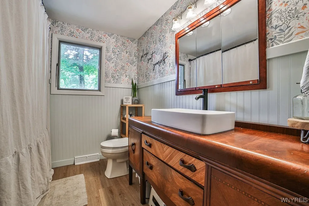 3300 Wildwood Drive, Niagara, New York 14304, Niagara, New York 14304, 3 Bedrooms Bedrooms, 8 Rooms Rooms,1 BathroomBathrooms,Residential,Closed,3300 Wildwood Drive, Niagara, New York 14304,0,B1622281