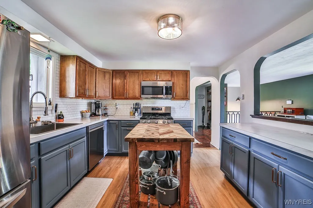 3300 Wildwood Drive, Niagara, New York 14304, Niagara, New York 14304, 3 Bedrooms Bedrooms, 8 Rooms Rooms,1 BathroomBathrooms,Residential,Closed,3300 Wildwood Drive, Niagara, New York 14304,0,B1622281