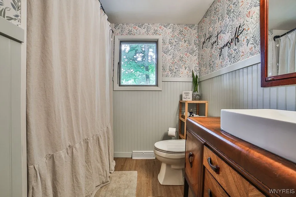 3300 Wildwood Drive, Niagara, New York 14304, Niagara, New York 14304, 3 Bedrooms Bedrooms, 8 Rooms Rooms,1 BathroomBathrooms,Residential,Closed,3300 Wildwood Drive, Niagara, New York 14304,0,B1622281