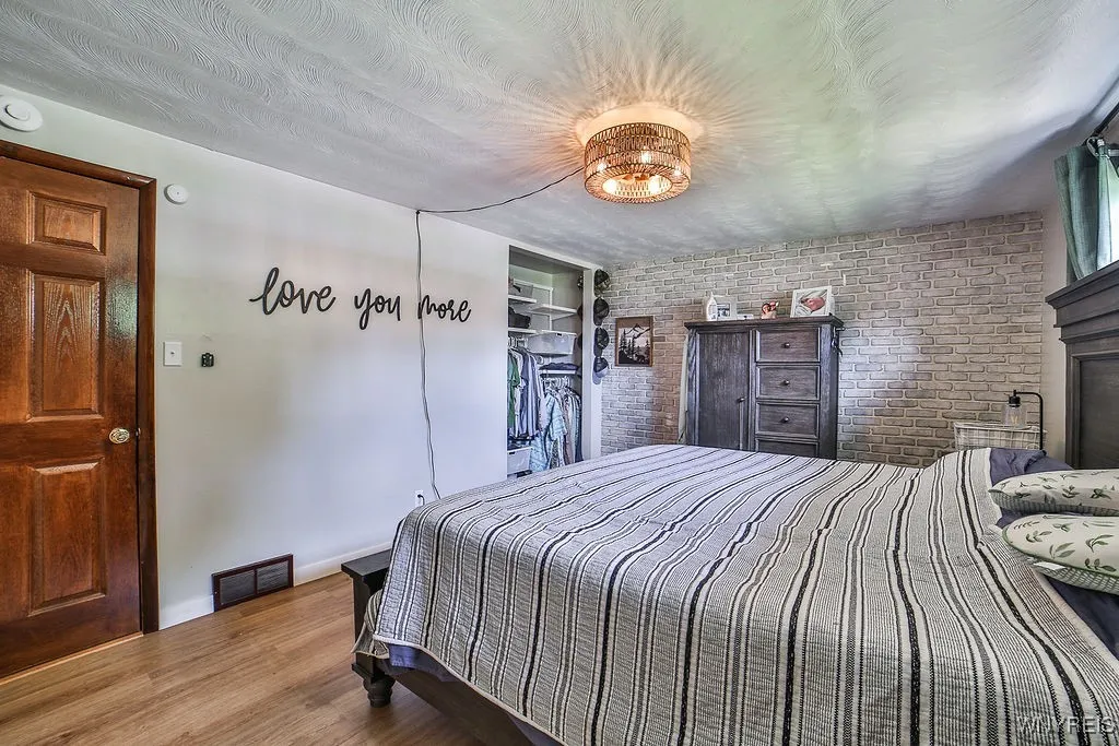 3300 Wildwood Drive, Niagara, New York 14304, Niagara, New York 14304, 3 Bedrooms Bedrooms, 8 Rooms Rooms,1 BathroomBathrooms,Residential,Closed,3300 Wildwood Drive, Niagara, New York 14304,0,B1622281